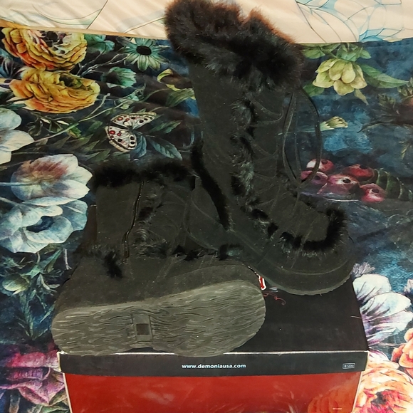 Brand New Demonia Cubby 311 - Picture 2 of 5